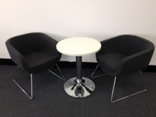 600 Dia Reception Table On Chrome Disc Base With Splash Cube Visitor Chairs